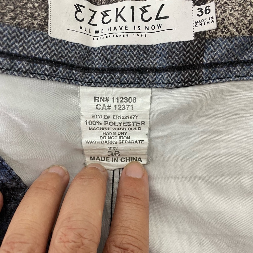 Ezekiel Men's Blue Black and Grey Plaid Shorts, 36 - Picture 4 of 5